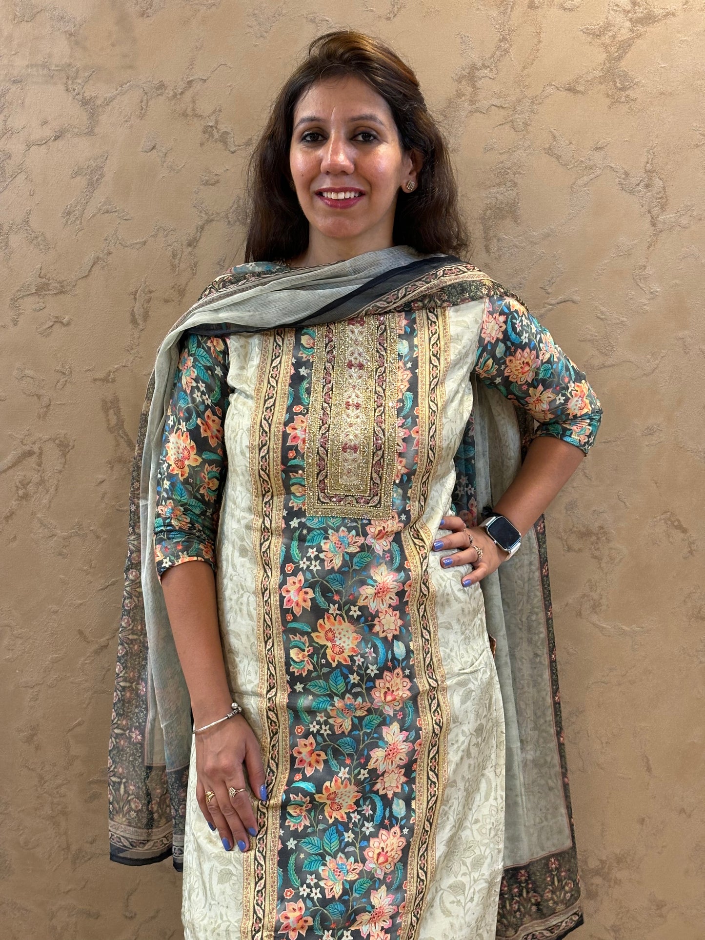 Afsa-Pakistani Suit Set