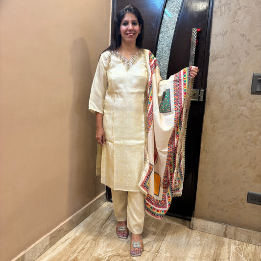 Aabroo Heritage Kurta Set