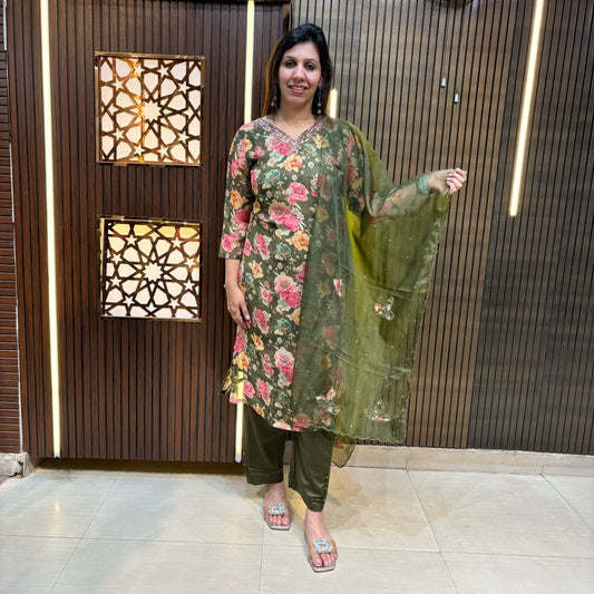 Mystic V-Neck Pant Set